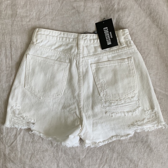 NWT Missguided White Denim High Waisted Shorts Size US 0 / UK 4 - Picture 2 of 6